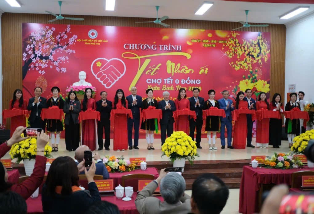 Phú Thọ: Tết Nhân ái Xuân Bính Ngọ 2026 chung tay chăm lo Tết cho các hộ nghèo tại xã Đạo Trù