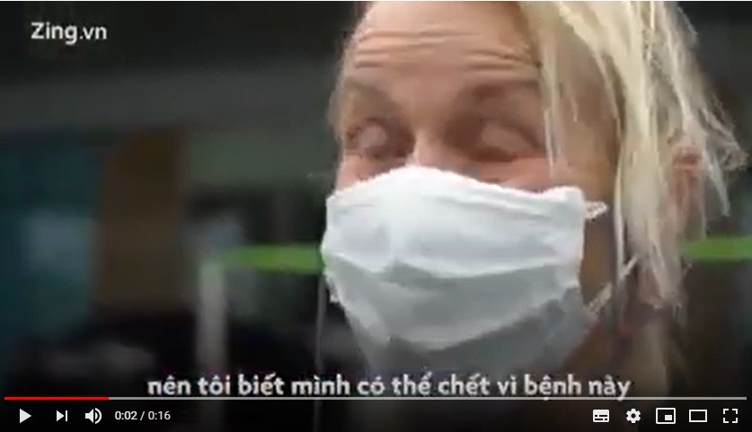 Một bệnh nhân nước ngoài không cầm được nước mắt vì Việt Nam đã chữa khỏi COVID19 cho bà