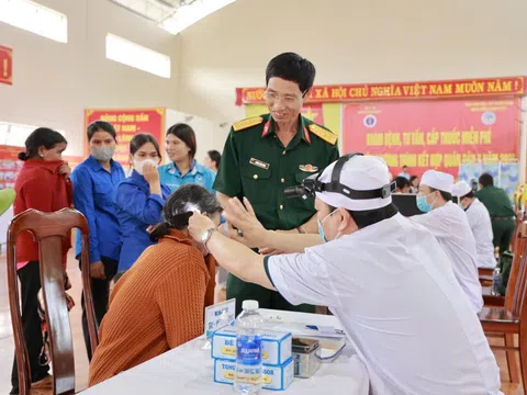 Bệnh viện Quân y 211: Về thôn làng “bắt con bệnh” cho người dân