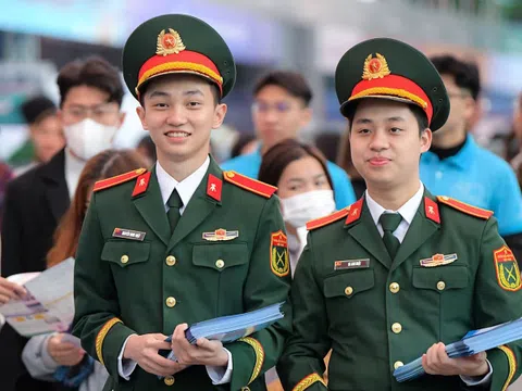 Ngày con khoác ba lô vào trường quân đội