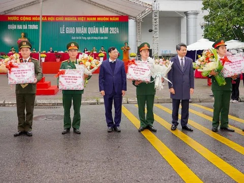 PHOTO: Lễ Giao nhận quân quận Hai Bà Trưng, Hà Nội năm 2024