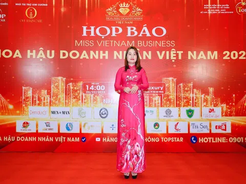 Bà Hoàng Thị Bích Ngọc đại diện công ty in vải áo dài Đất Lành chính thức trở thành nhà tài trợ cho cuộc thi Hoa hậu Doanh nhân Việt Nam 2023