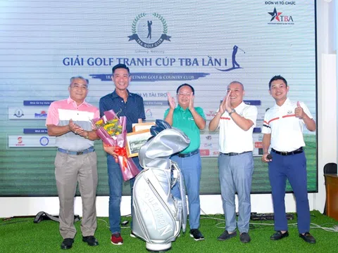 Cựu danh thủ Lê Công Vinh vô địch giải golf Tranh cúp TBA lần I