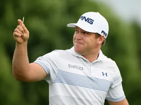 Golf thủ chuyên nghiệp nghỉ thi đấu để làm giáo viên trung học