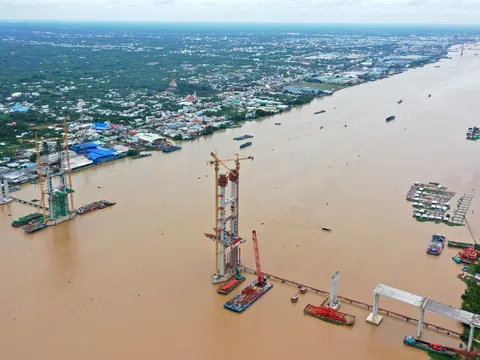 Công trường cầu Rạch Miễu 2 tấp nập dịp Quốc khánh