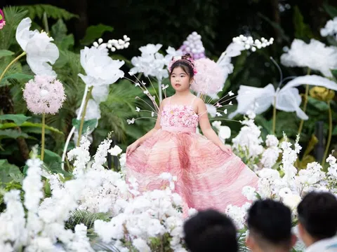 Mẫu Nhí Huỳnh Thanh Như hóa nàng tiên trong show diễn kỷ niệm 10 năm của thương hiệu Ó Princess