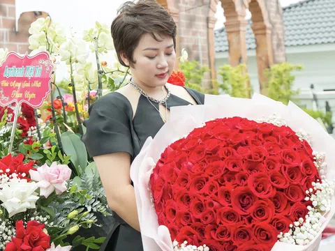 CEO Phan Thị Thanh Uyên đón chào tuổi 25 ngập tràn hương sắc