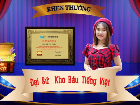 Đại sứ Kho báu Tiếng Việt Bùi Thị Thắm, sau chung kết Cuộc thi Sáng tác Thơ ca - Đánh thức Giá trị Tiếng Việt – Tìm kiếm Đại sứ Kho báu Tiếng Việt.