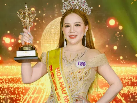 Doanh nhân Nguyễn Thị Bình và khoảnh khắc đăng quang Hoa hậu Nhân ái Hoa hậu Doanh nhân Việt Nam 2024