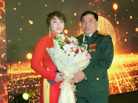 Doanh nhân Doãn Thị Mỹ Châu đạt giải Người đẹp có nụ cười xinh xắn Hoa hậu Doanh nhân Việt Nam 2024