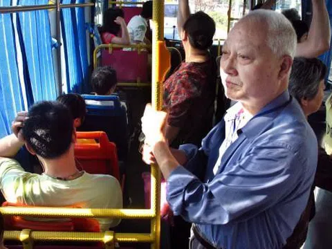 Một gia đình Việt Nam trở về từ Vũ Hán chia sẻ kỹ năng phòng chống dịch