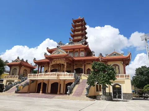 Bình Định: Vãn cảnh ngôi chùa nổi tiếng đất Quy Nhơn