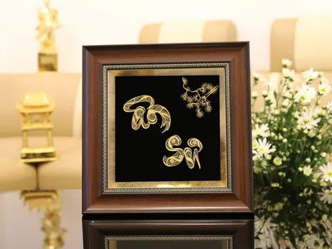 Ngày 8/3: Nên tặng quà gì cho phụ nữ tuổi trung niên?