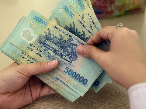 Ngân hàng dè dặt với thưởng Tết dù lãi 'khủng'